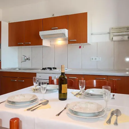 Apartamento Katica-1 By Interhome